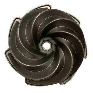 Nordic Ware Vintage Swirl Bundt Cake Pan Mold Cast Aluminum 8 Cups Made in USA